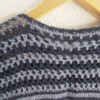 Pull bleu foncé rayé