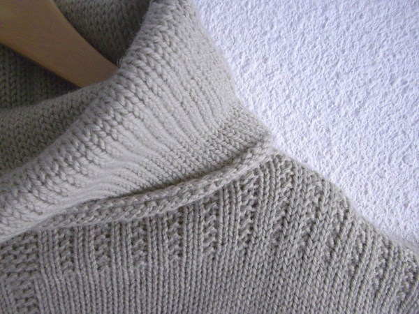 Pull beige sans manches