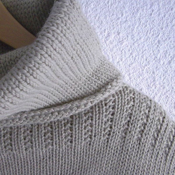 Pull beige sans manches