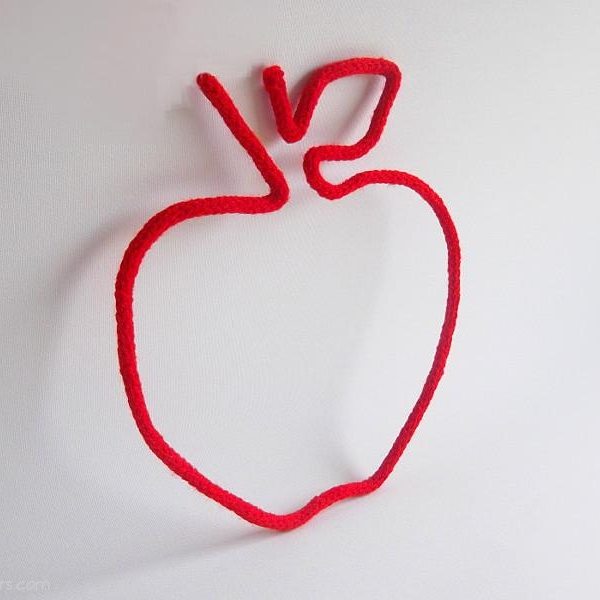 pomme rouge en tricotin