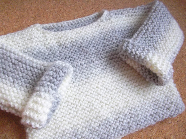 pull bébé gris blanc point mousse