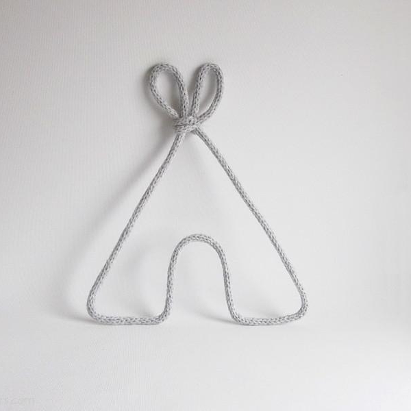 tipi en tricotin gris